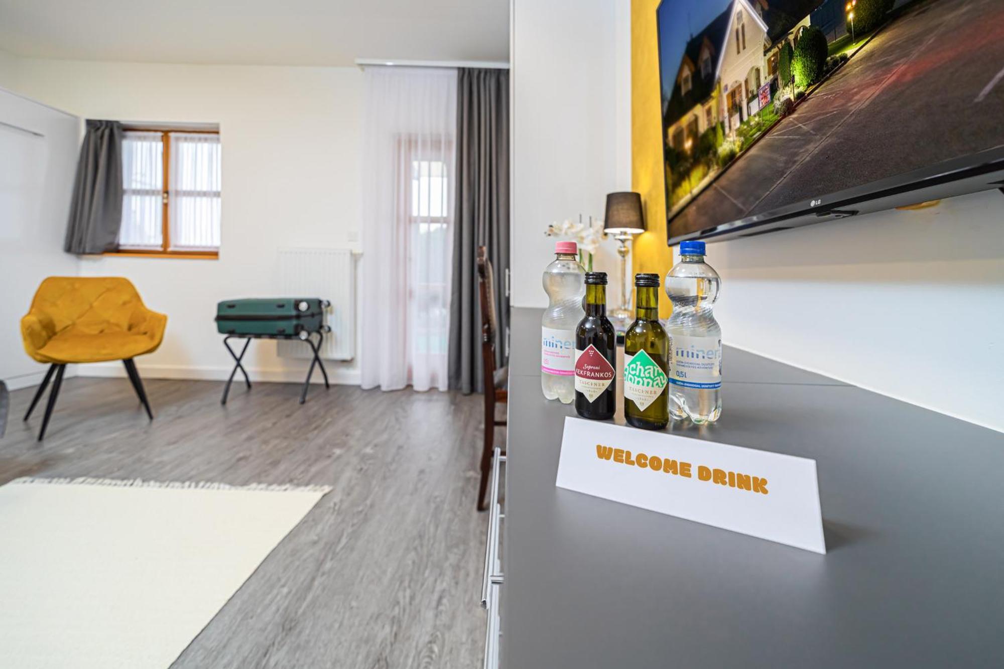 Rigotanya Relax & Wellness Panzio Buekfuerdo Hotel Ngoại thất bức ảnh